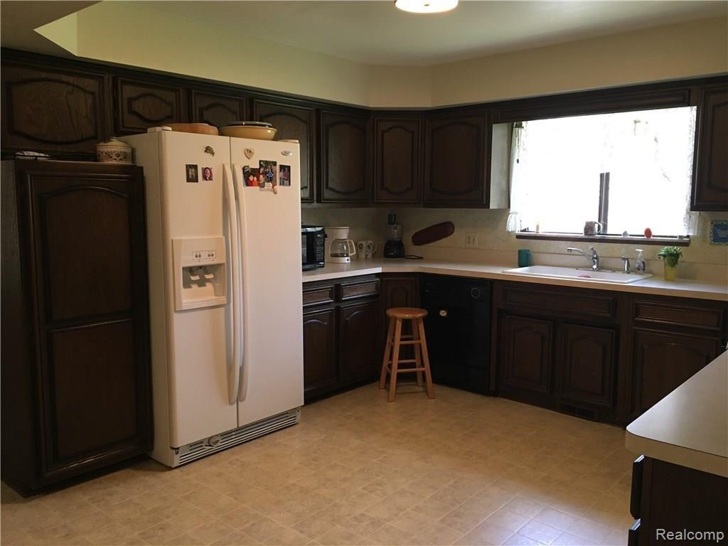 2431 Indian Trail Road Carleton, MI 48117 - Photo 16 of 40 IMG_2266.JPG