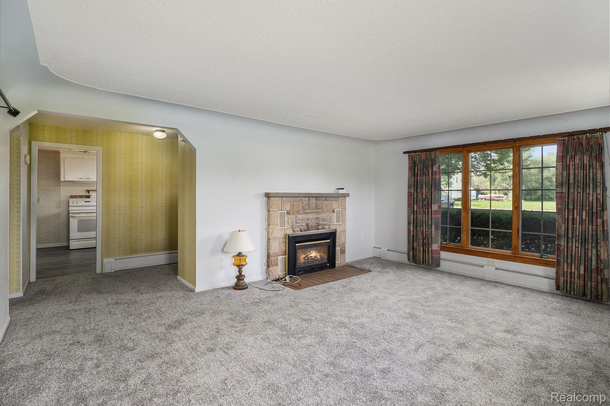 8191 Seymour Road Gaines, MI 48436 - Photo 2 of 24