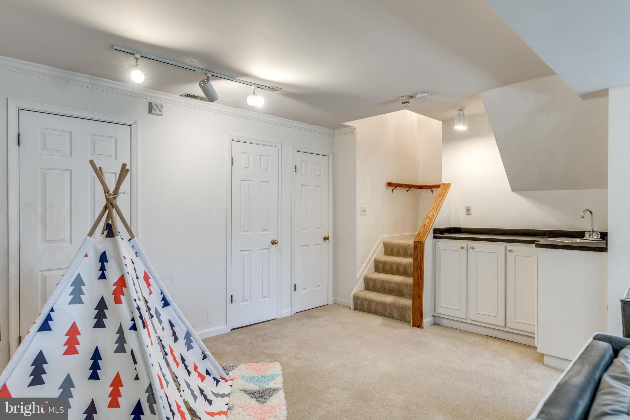 1650 Oak Spring Way Reston, VA 20190 - Photo 31 of 45 Huge Recreation room and family room space