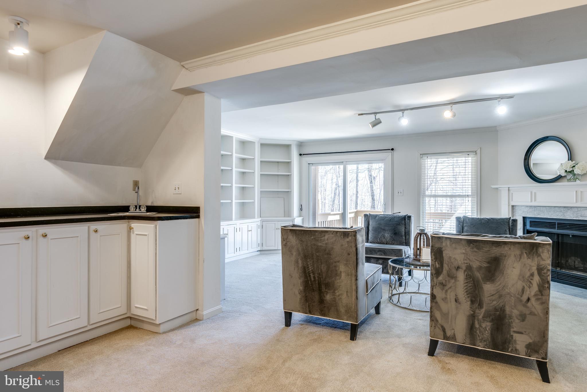 1650 Oak Spring Way Reston, VA 20190 - Photo 32 of 45 Built in Wet Bar