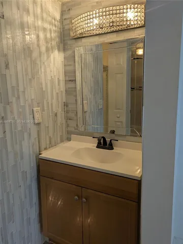 $1,900 | 2401 Northwest 56th Avenue, Unit 3202, Lauderhill, FL 33313