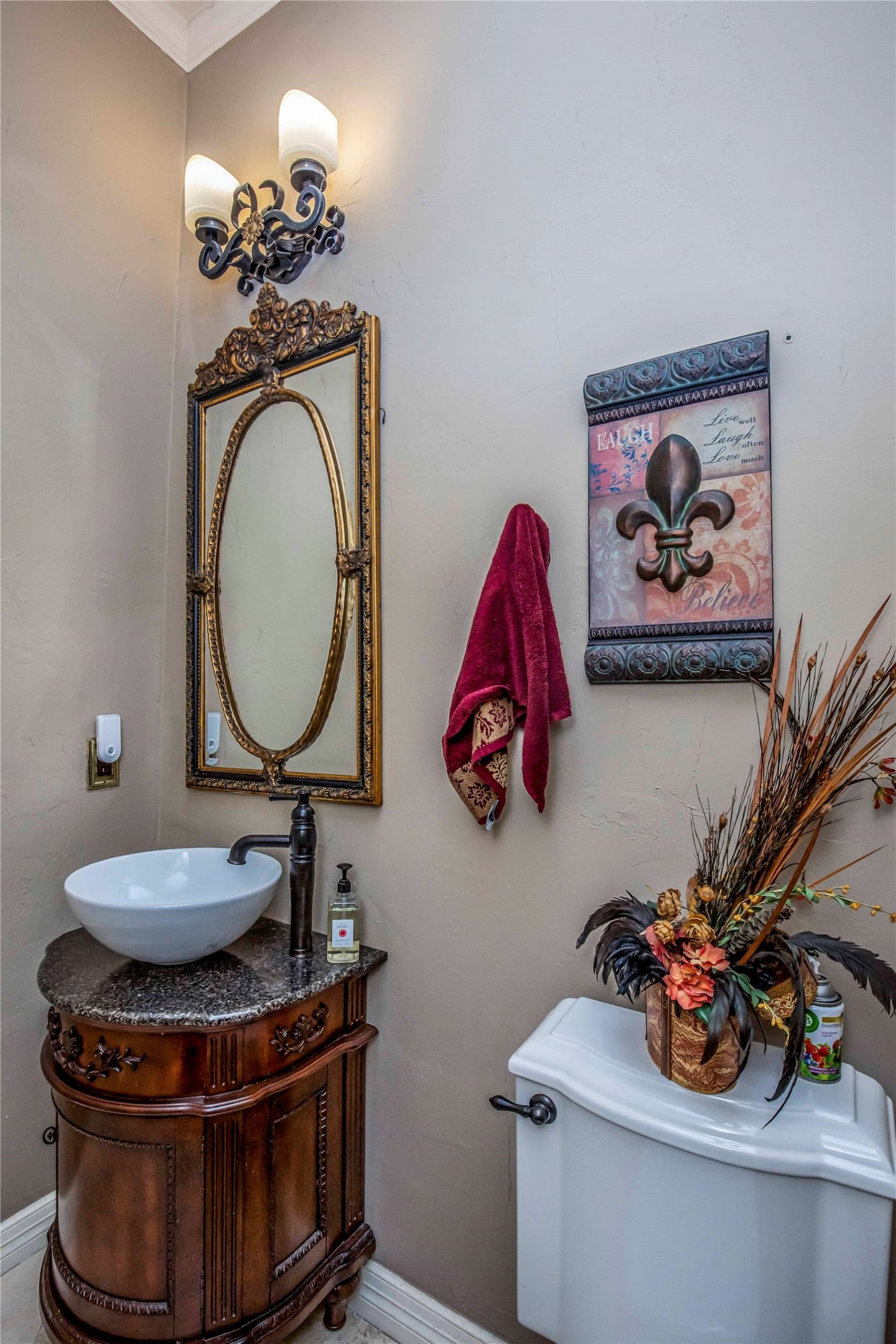25219 Hideaway Run Drive Spring, TX 77389 - Photo 16 of 45 a room with a mirror and lamp