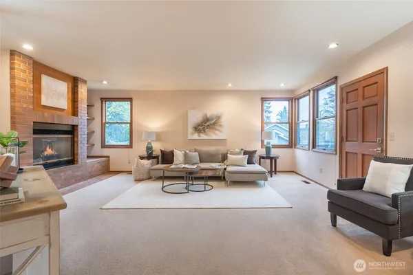 $1,200,000 | 4220 Northeast 169th Court, Lake Forest Park, WA 98155