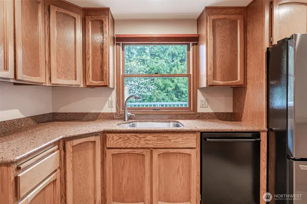 $1,200,000 | 4220 Northeast 169th Court, Lake Forest Park, WA 98155