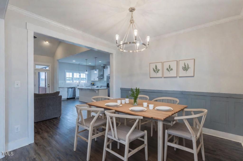 staged dining
