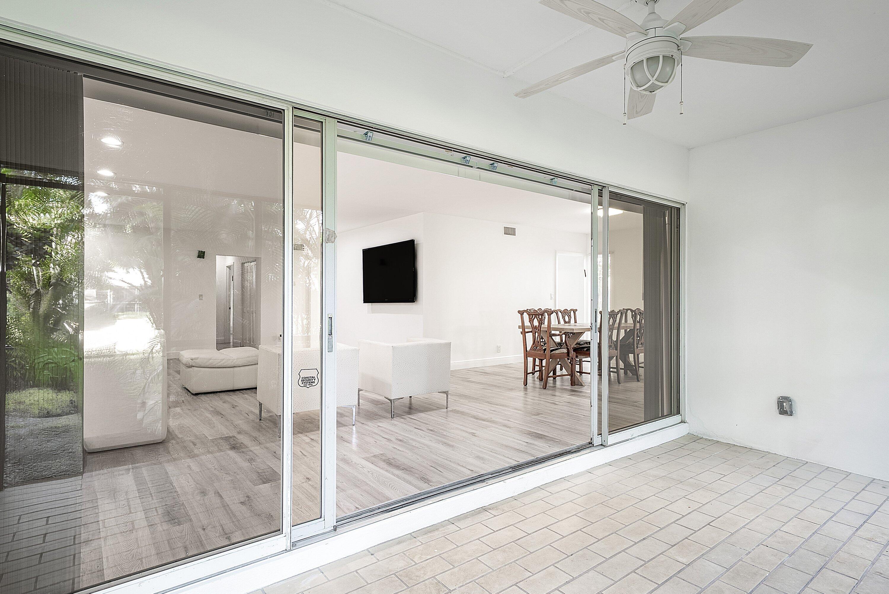 6165 Old Court Road, Unit 123 Boca Raton, FL 33433 - Photo 22 of 30 Patio with fan