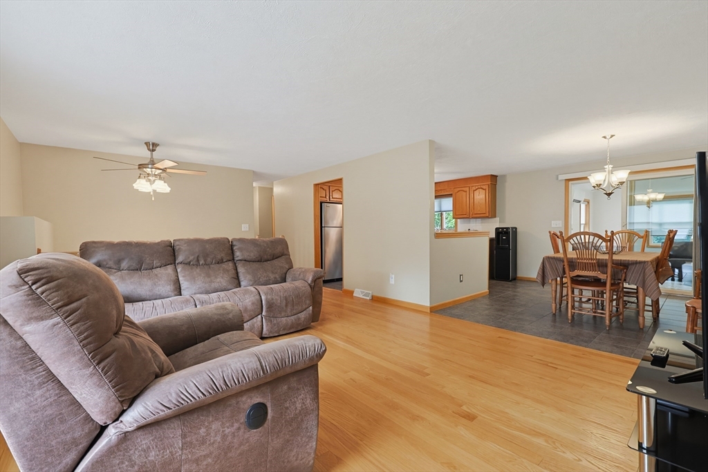 19 Bellflower Road Billerica, MA 01821 - Photo 13 of 42 Gallery Image 13