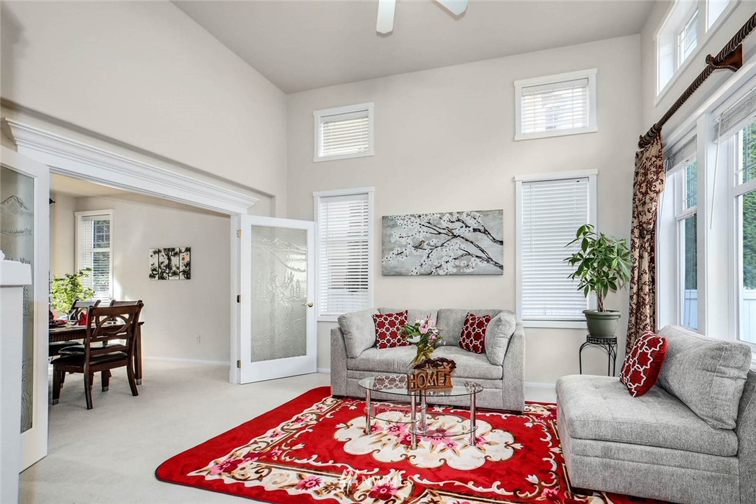 1715 Northeast 26th Place Renton, WA 98056 - Photo 4 of 31 Gallery Image 4