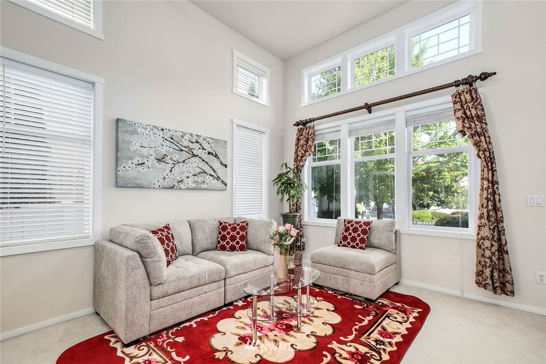 1715 Northeast 26th Place Renton, WA 98056 - Photo 5 of 31 Gallery Image 5