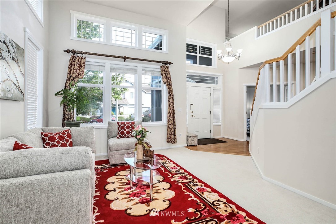 1715 Northeast 26th Place Renton, WA 98056 - Photo 6 of 31 Gallery Image 6