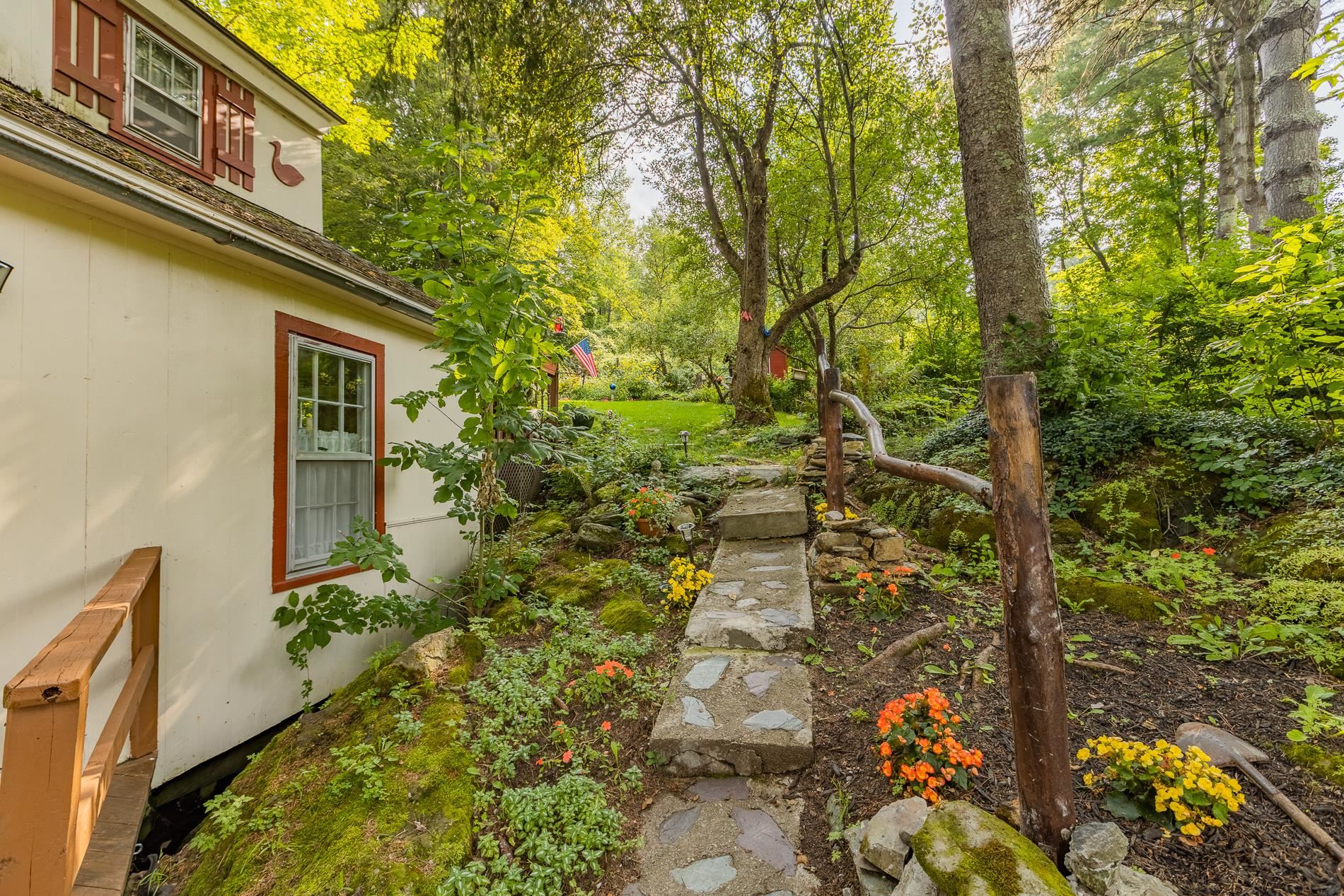 2079 River Road Arlington, VT 05250 - Photo 22 of 27 Gallery Image 22