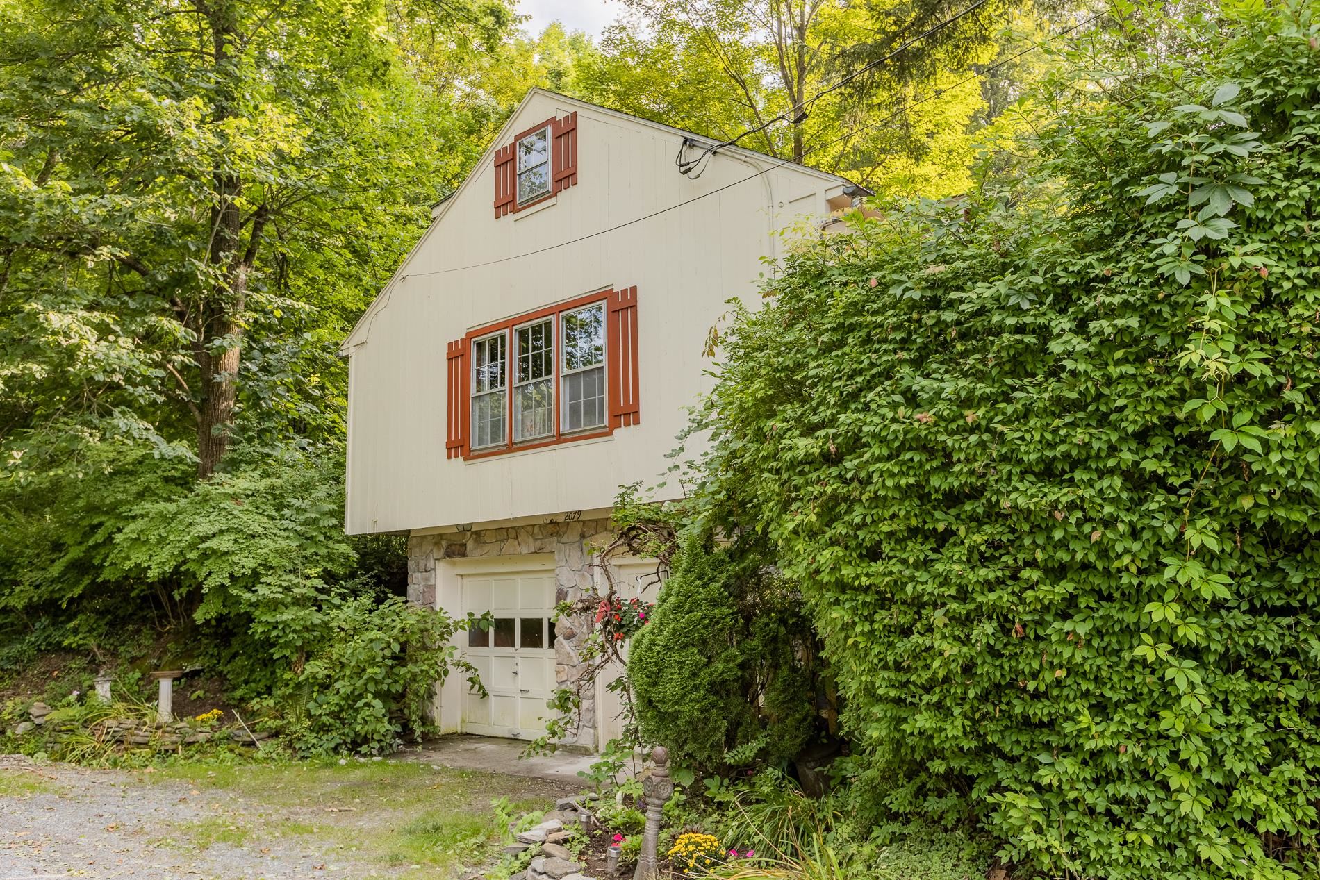2079 River Road Arlington, VT 05250 - Photo 4 of 27 Gallery Image 4