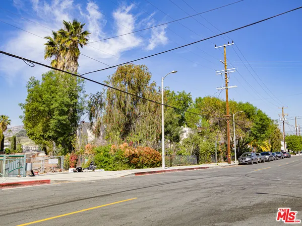 $5,800,000 | 9015 Owensmouth Avenue, Canoga Park, CA 91304