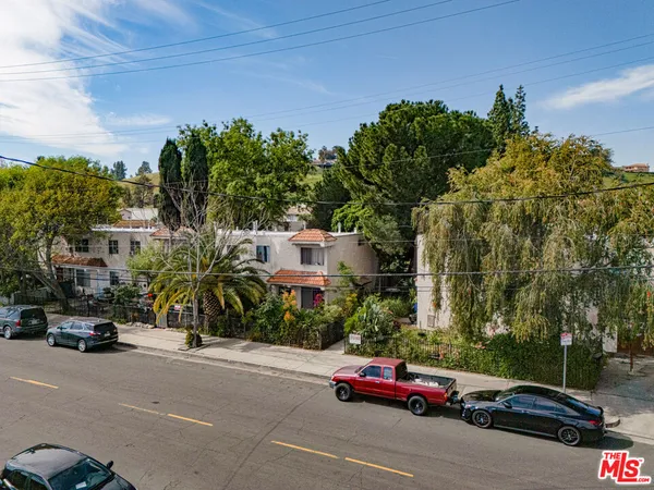 $5,800,000 | 9015 Owensmouth Avenue, Canoga Park, CA 91304