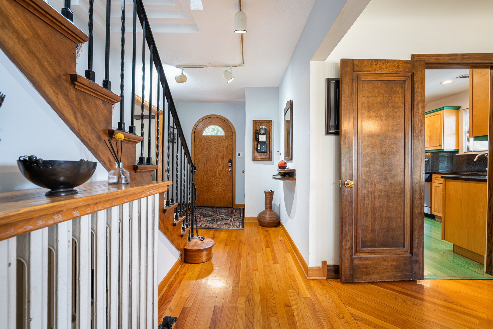 1928 Kennicott Court Des Plaines, IL 60018 - Photo 17 of 44