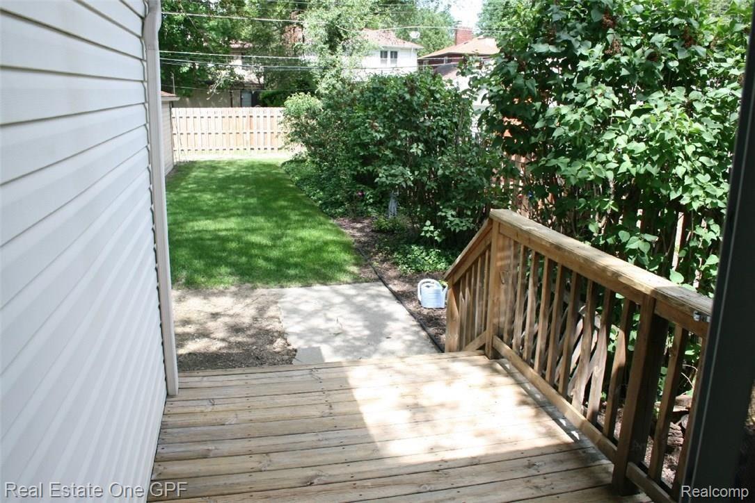 1992 Prestwick Road Grosse Pointe, MI 48236 - Photo 25 of 27 25 IMG_3010.JPG