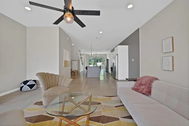 $3,100 | 4633 Calmont Avenue, Fort Worth, TX 76107