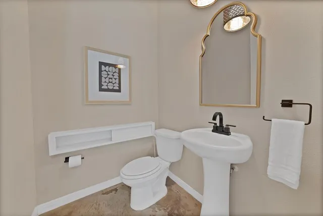 $3,100 | 4633 Calmont Avenue, Fort Worth, TX 76107