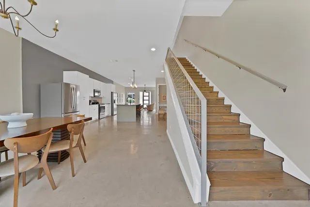 $3,100 | 4633 Calmont Avenue, Fort Worth, TX 76107