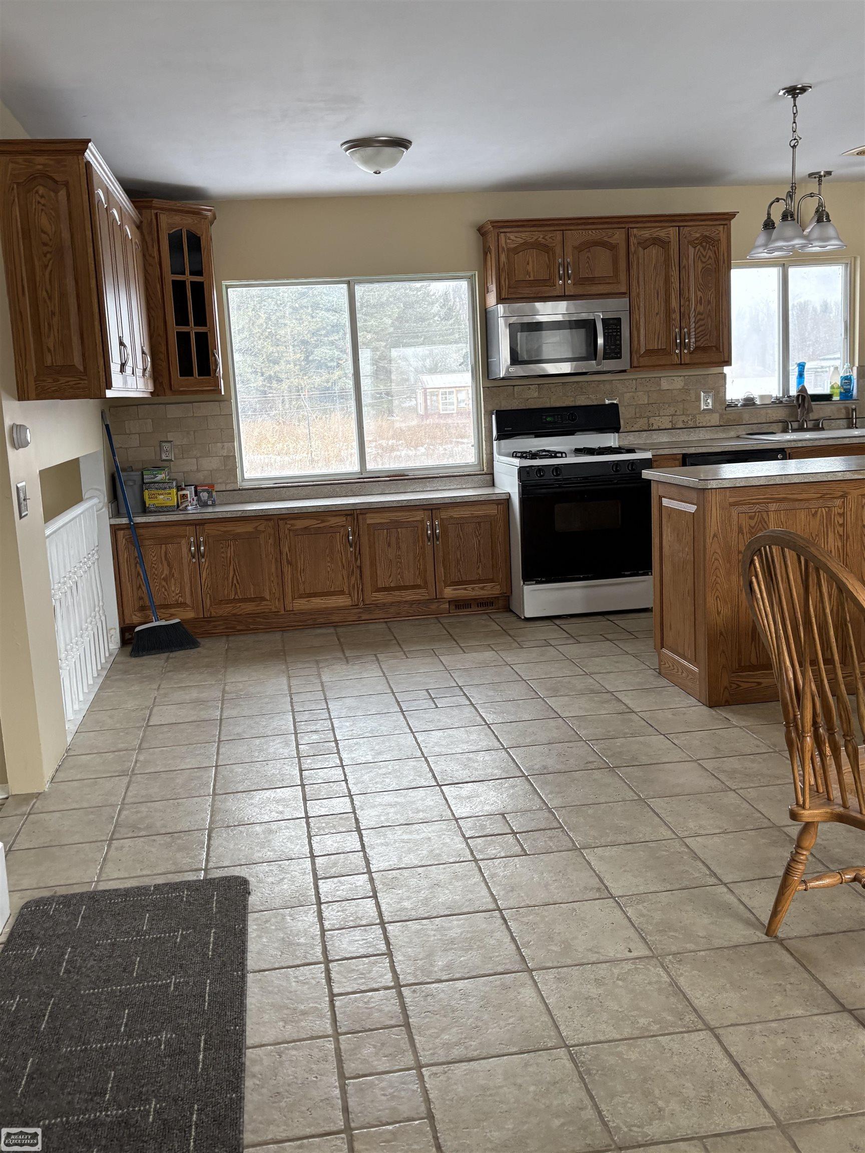 14830 Dudley Road Brown City, MI 48416 - Photo 7 of 33