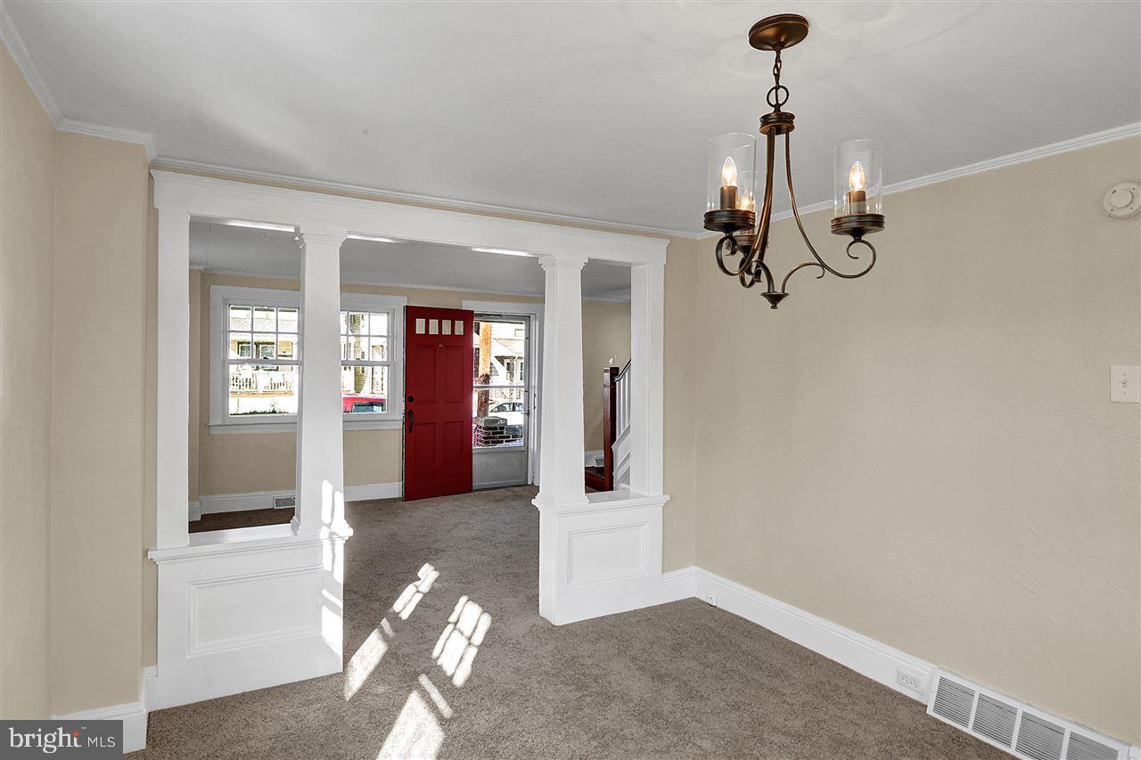 336 Springdale Road York, PA 17403 - Photo 9 of 30 Gallery Image 9