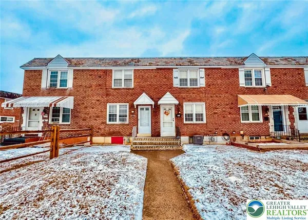 $2,195 | 2074 Baker Drive, Allentown, PA 18103