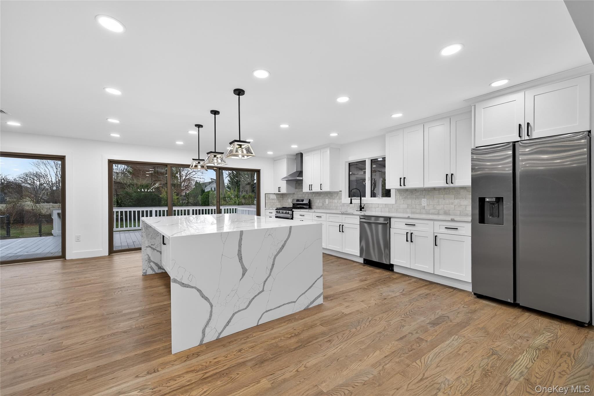 611 Deer Park Road Babylon, NY 11702 - Photo 12 of 37