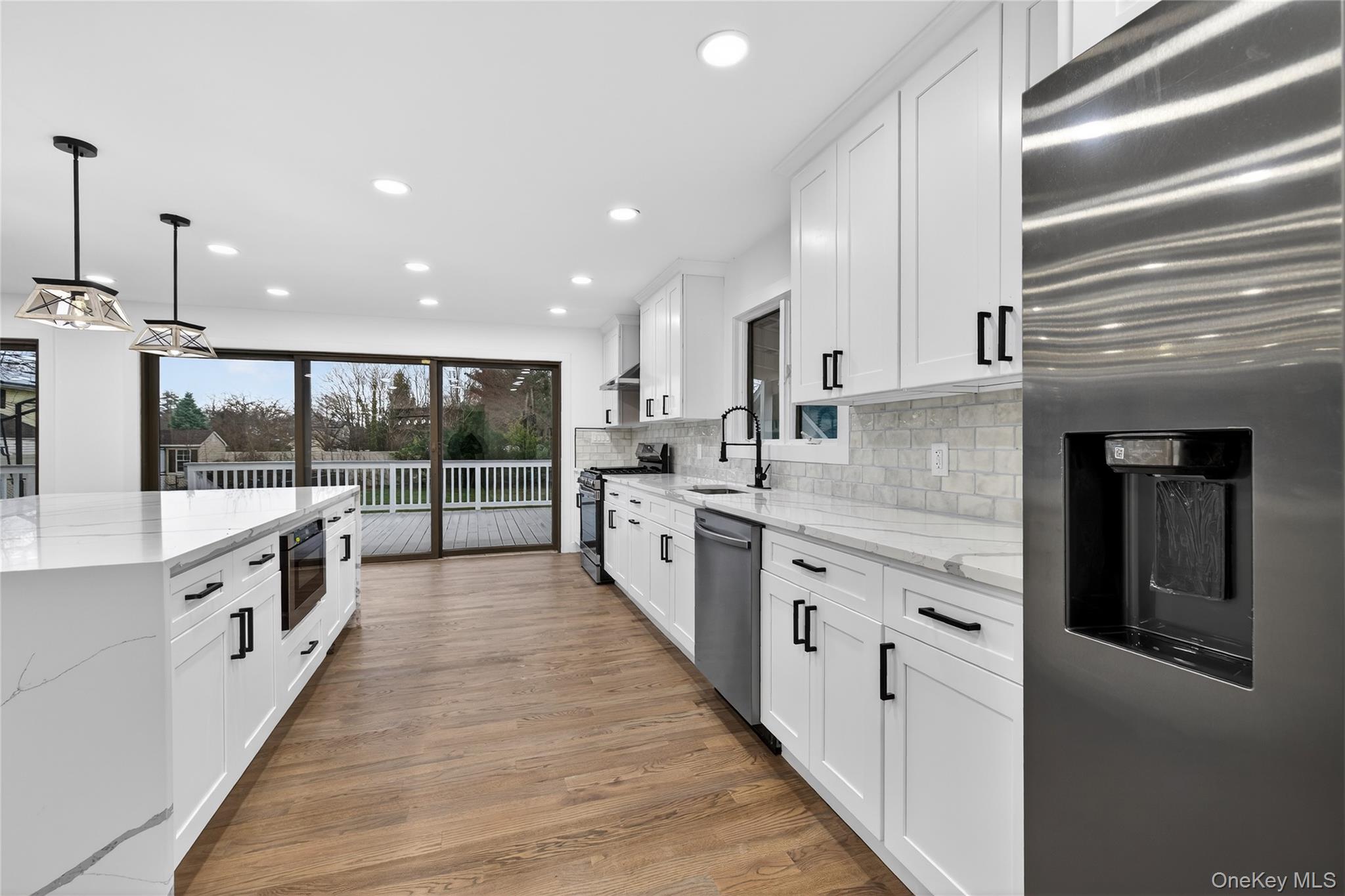 611 Deer Park Road Babylon, NY 11702 - Photo 13 of 37