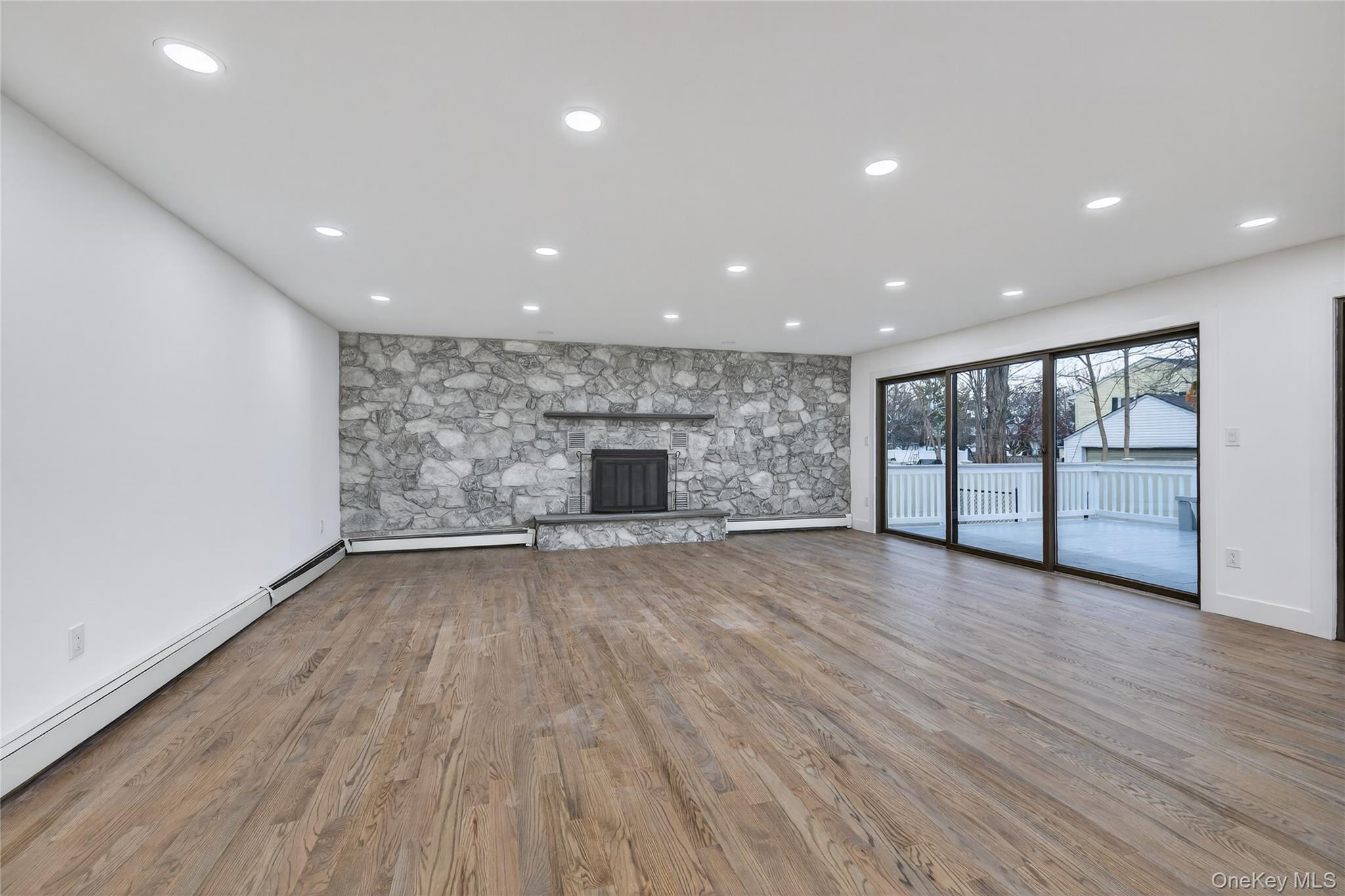 611 Deer Park Road Babylon, NY 11702 - Photo 16 of 37