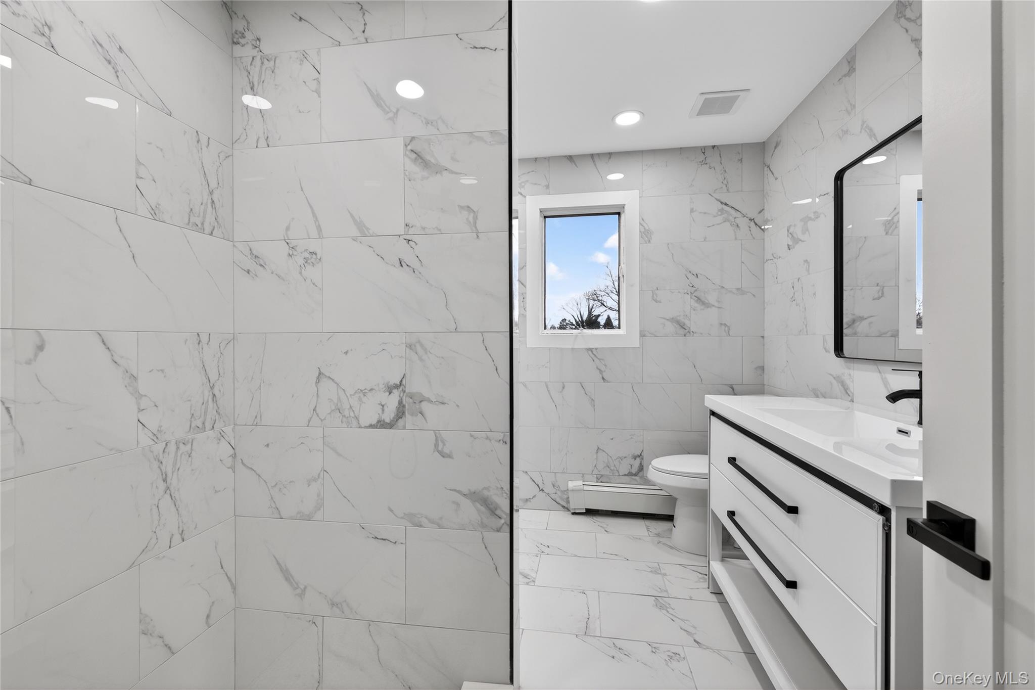 611 Deer Park Road Babylon, NY 11702 - Photo 27 of 37