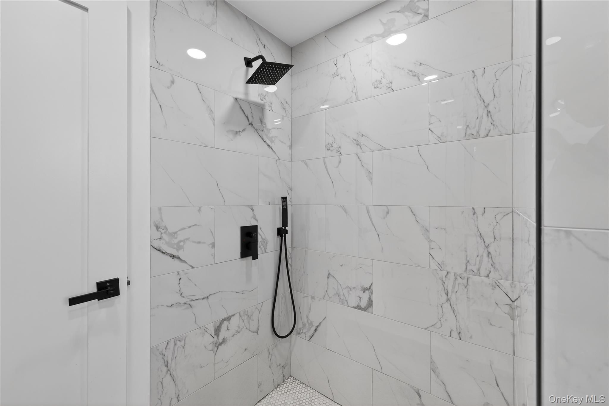 611 Deer Park Road Babylon, NY 11702 - Photo 28 of 37