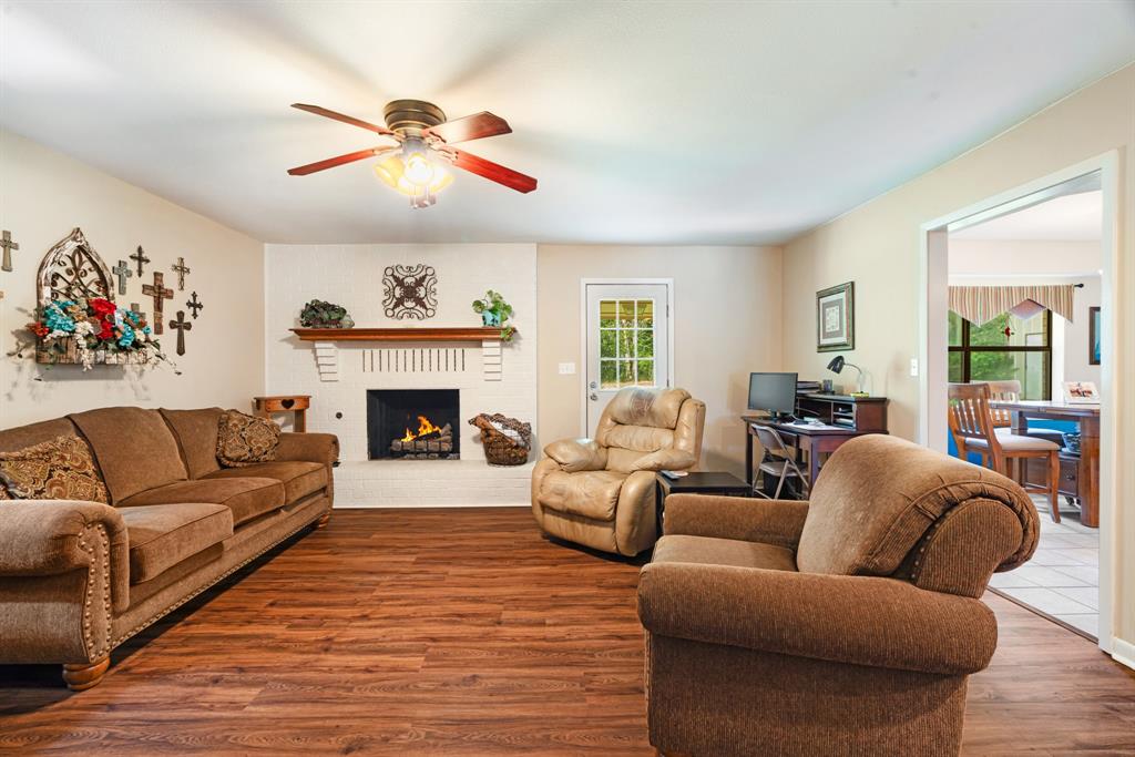 325 Key West Road Reno, TX 75462 - Photo 2 of 18