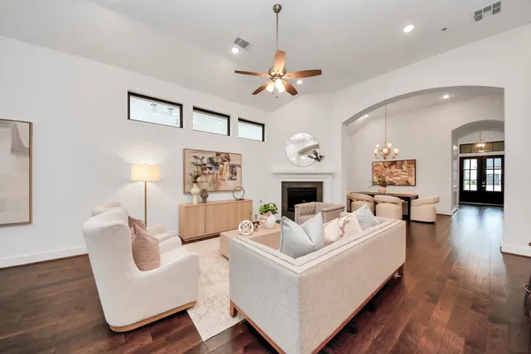 $750,000 | 4310 Bakers Cove, Manvel, TX 77578