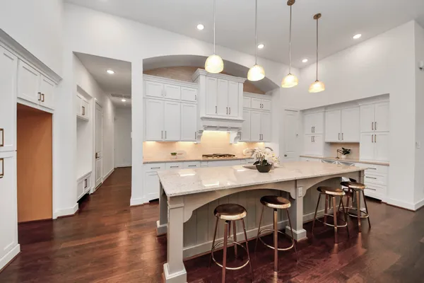 $750,000 | 4310 Bakers Cove, Manvel, TX 77578
