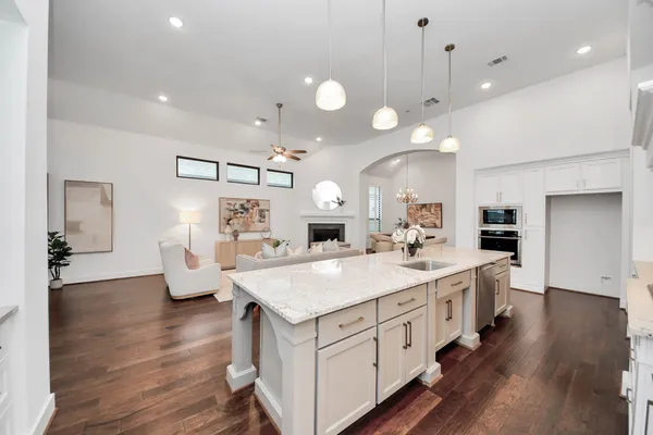 $750,000 | 4310 Bakers Cove, Manvel, TX 77578