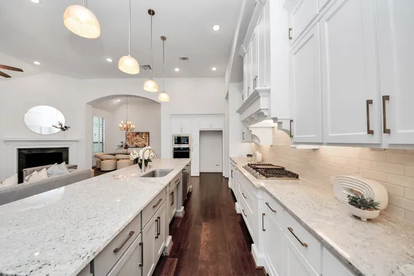 $750,000 | 4310 Bakers Cove, Manvel, TX 77578