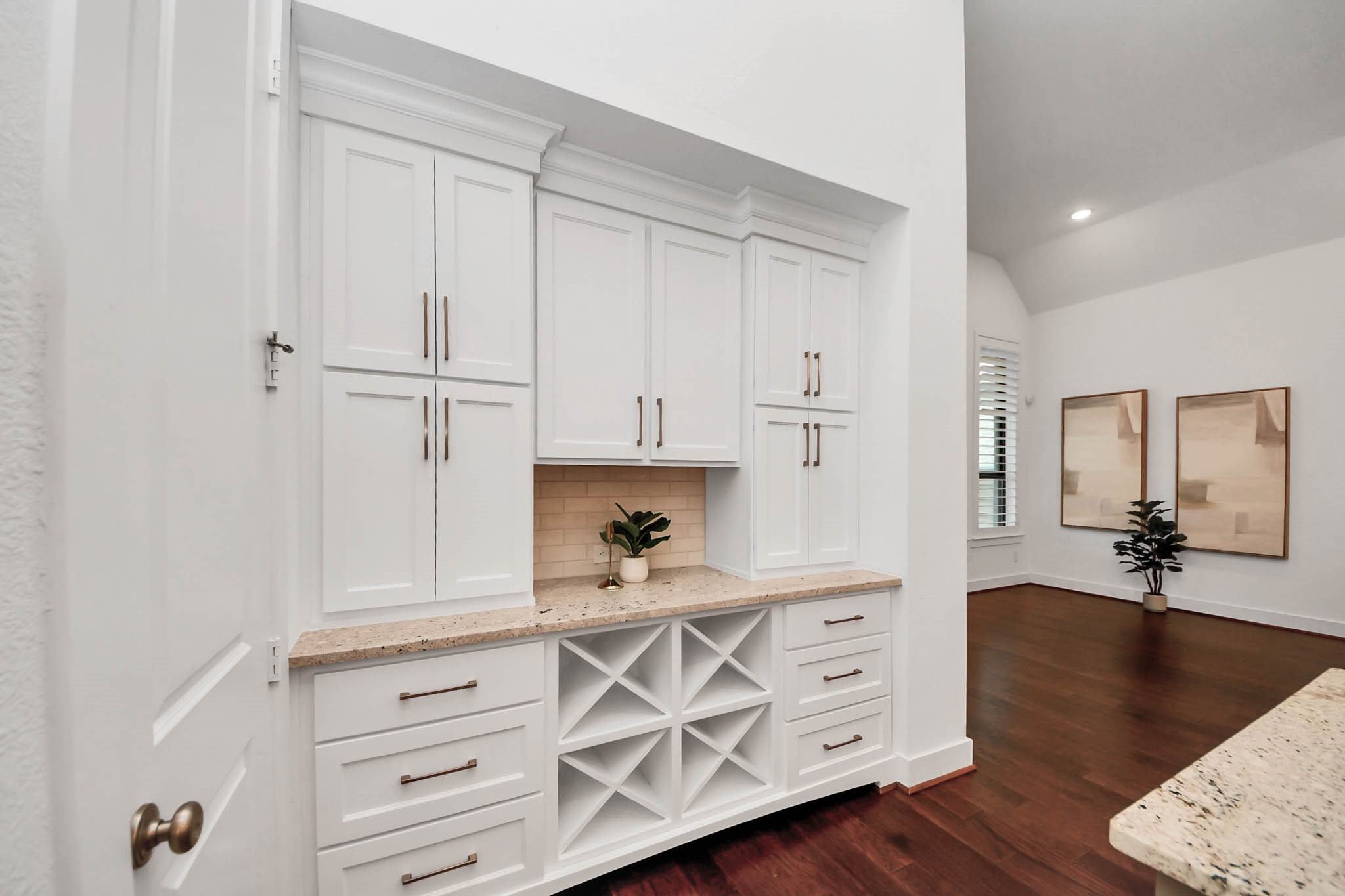 4310 Bakers Cove Manvel, TX 77578 - Photo 20 of 47 Beautiful hardware and under cabinet lighting