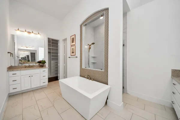$750,000 | 4310 Bakers Cove, Manvel, TX 77578