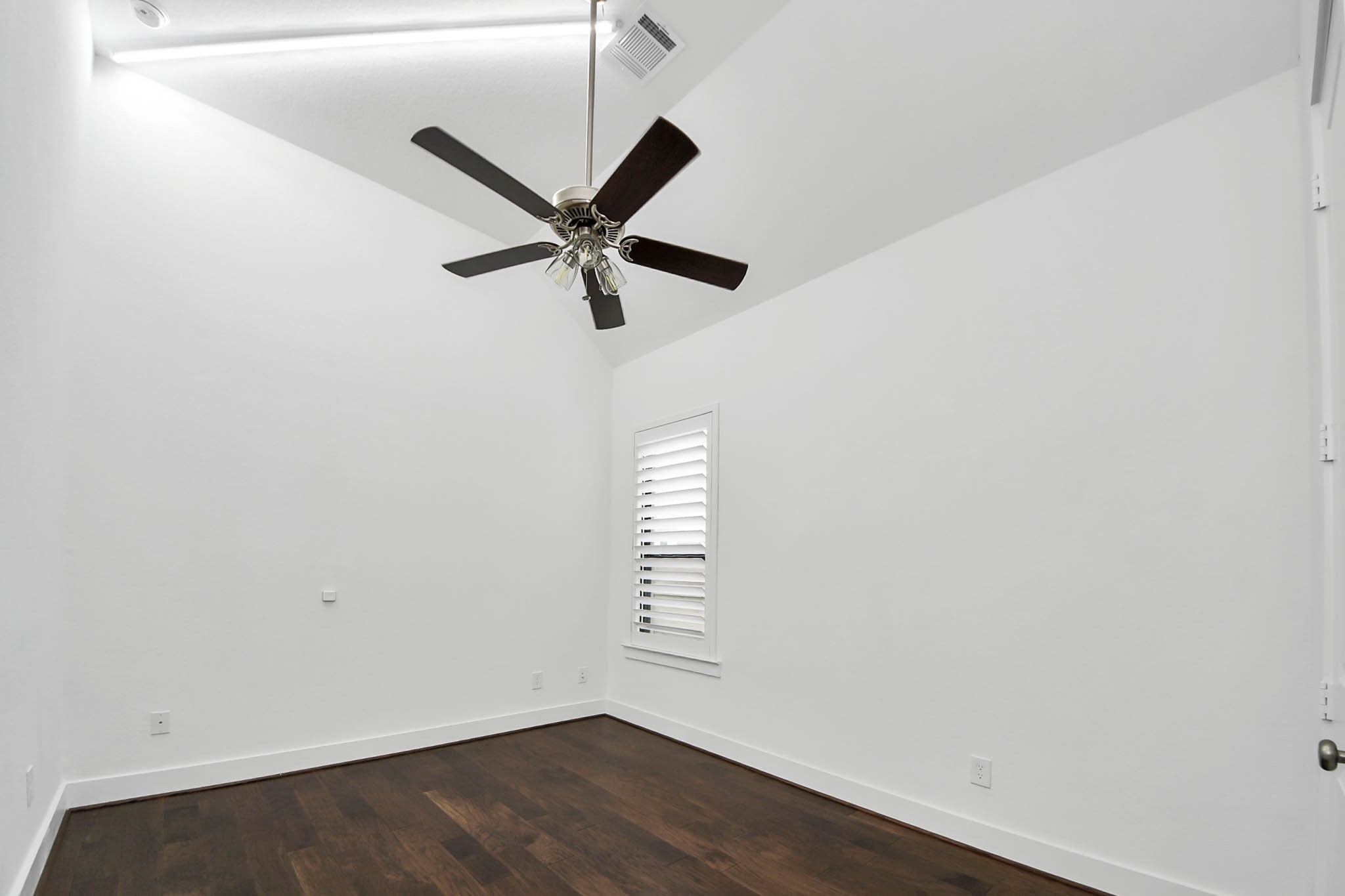 4310 Bakers Cove Manvel, TX 77578 - Photo 35 of 47 Bedroom 4