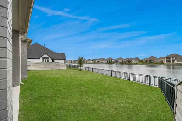 $750,000 | 4310 Bakers Cove, Manvel, TX 77578