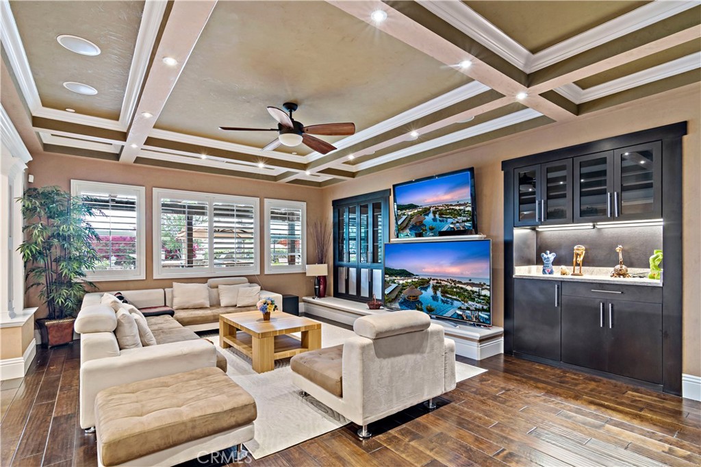 689 Crystal Mountain Circle Riverside, CA 92506 - Photo 23 of 74 Family Room