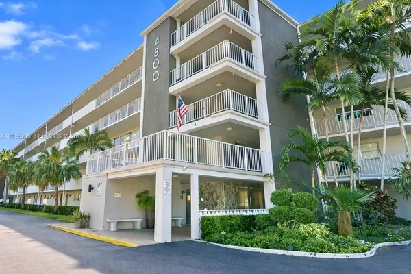 $185,000 | 4800 Hillcrest Lane, Unit 408, Hollywood, FL 33021
