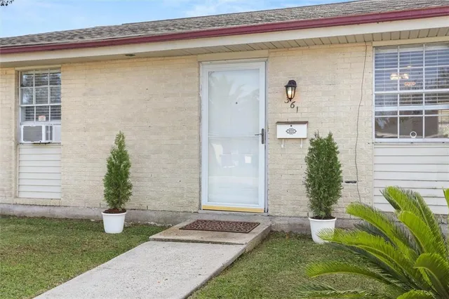 $209,000 | 361 West Louisiana State Drive, Kenner, LA 70065