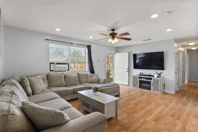 $209,000 | 361 West Louisiana State Drive, Kenner, LA 70065