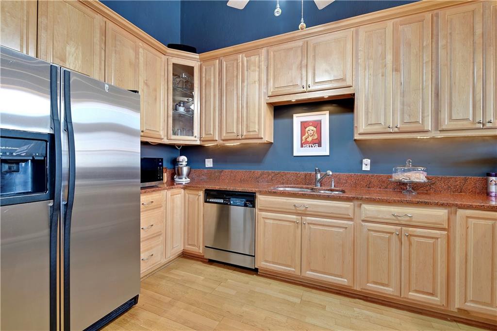 306 West 7th Street, Unit 204 Kansas City, MO 64105 - Photo 12 of 19