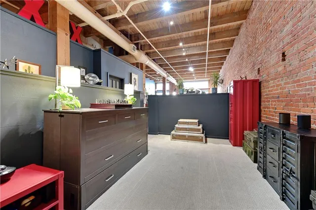 $2,165 | 306 West 7th Street, Unit 204, Kansas City, MO 64105