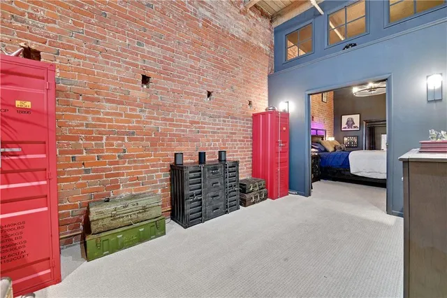 $2,165 | 306 West 7th Street, Unit 204, Kansas City, MO 64105