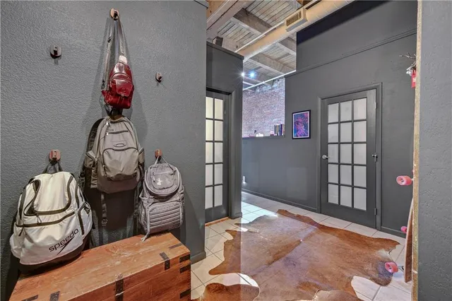 $2,165 | 306 West 7th Street, Unit 204, Kansas City, MO 64105