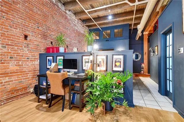 $2,165 | 306 West 7th Street, Unit 204, Kansas City, MO 64105