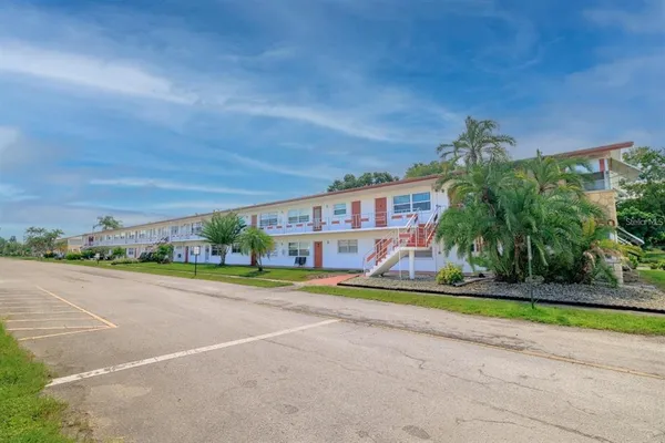 $105,000 | 2050 58th Avenue North, Unit 25, St. Petersburg, FL 33714